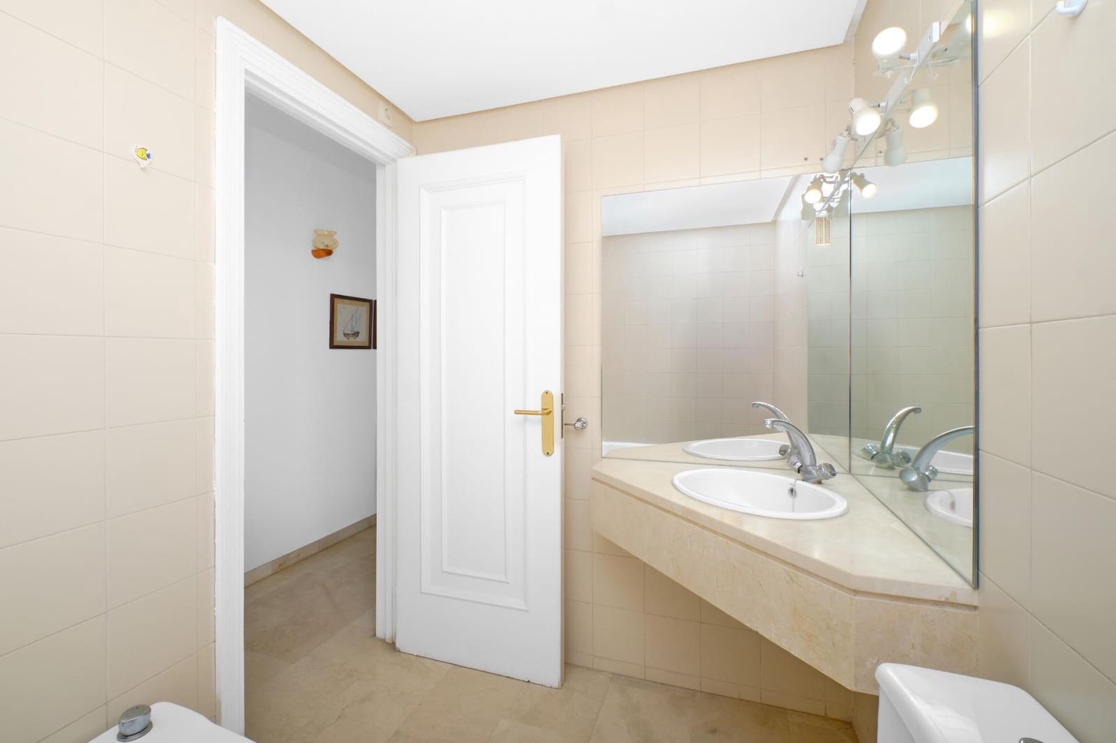 2 bedroom Apartment for sale in Marbella with pool garage - € 660,000 (Ref: 10155295)