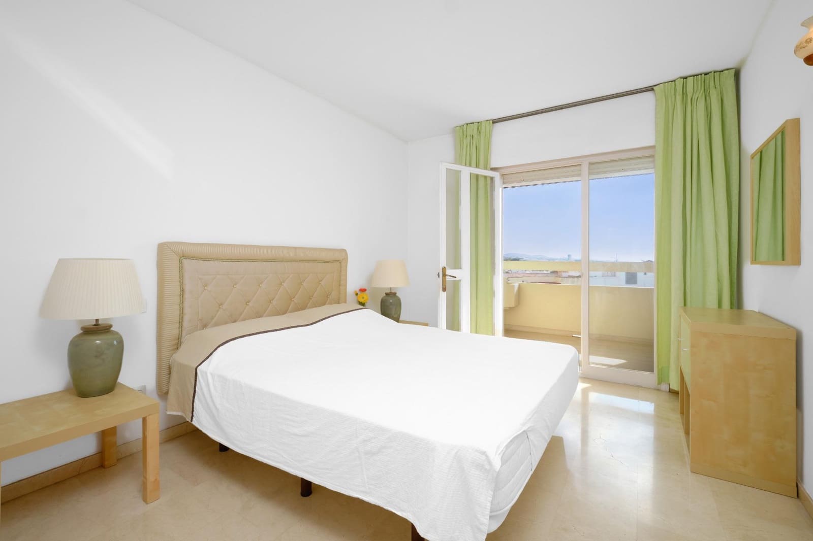 2 bedroom Apartment for sale in Marbella with pool garage - € 660,000 (Ref: 10155295)