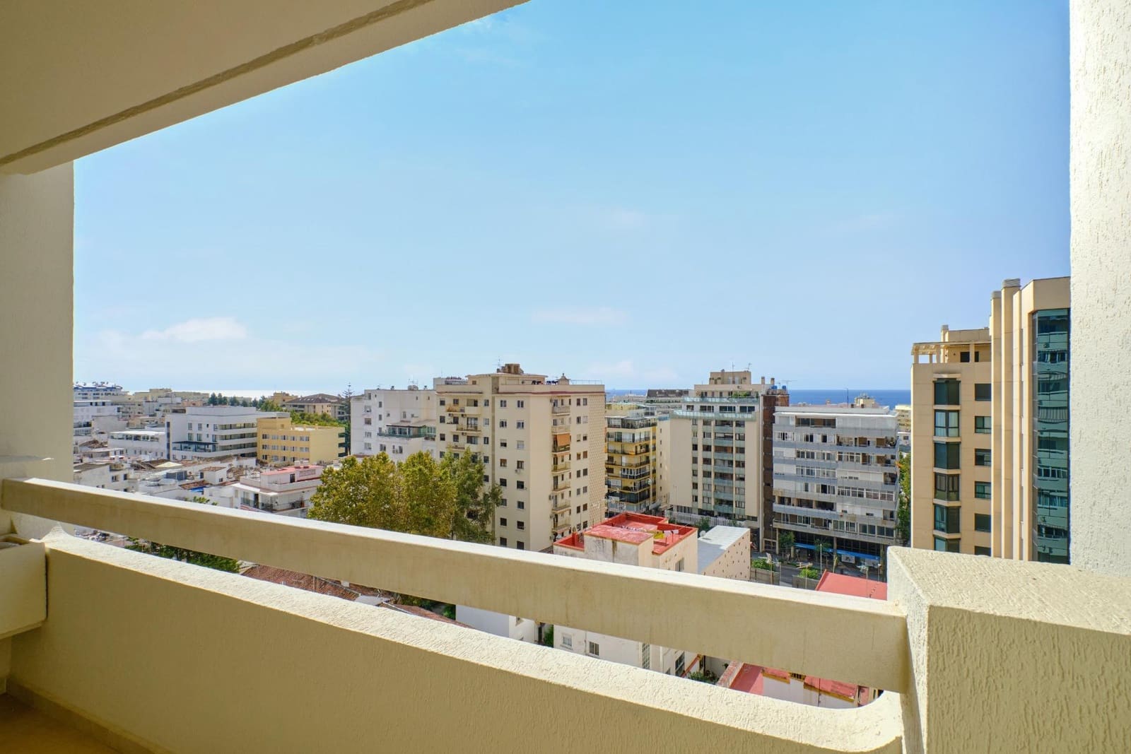2 bedroom Apartment for sale in Marbella with pool garage - € 660,000 (Ref: 10155295)