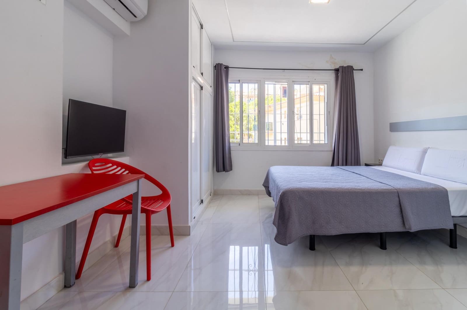 Hotel de 10 habitaciones en Fuengirola en venta con garaje - 1.698.653 € (Ref: 9369123)