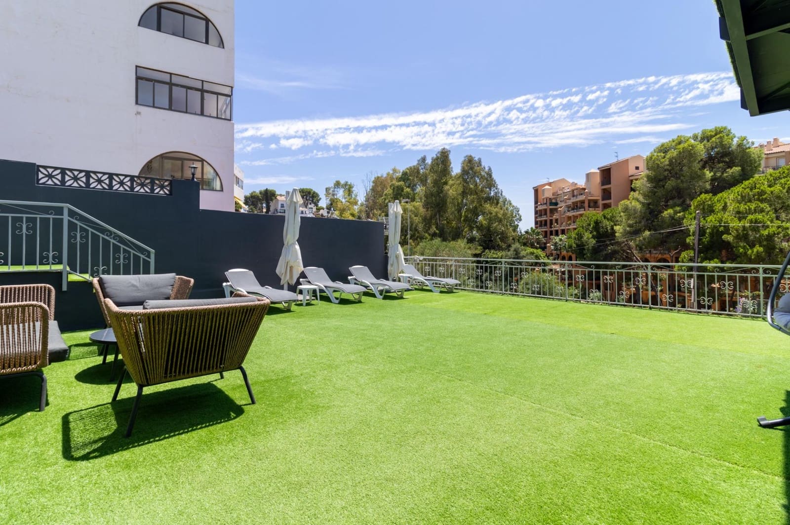 Hotel de 10 habitaciones en Fuengirola en venta con garaje - 1.698.653 € (Ref: 9369123)