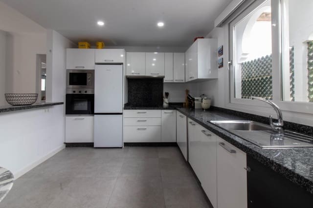 3 chambre Penthouse à vendre à Atalaya-Isdabe, Estepona avec piscine garage - 679 534 € (Ref: 9369124)