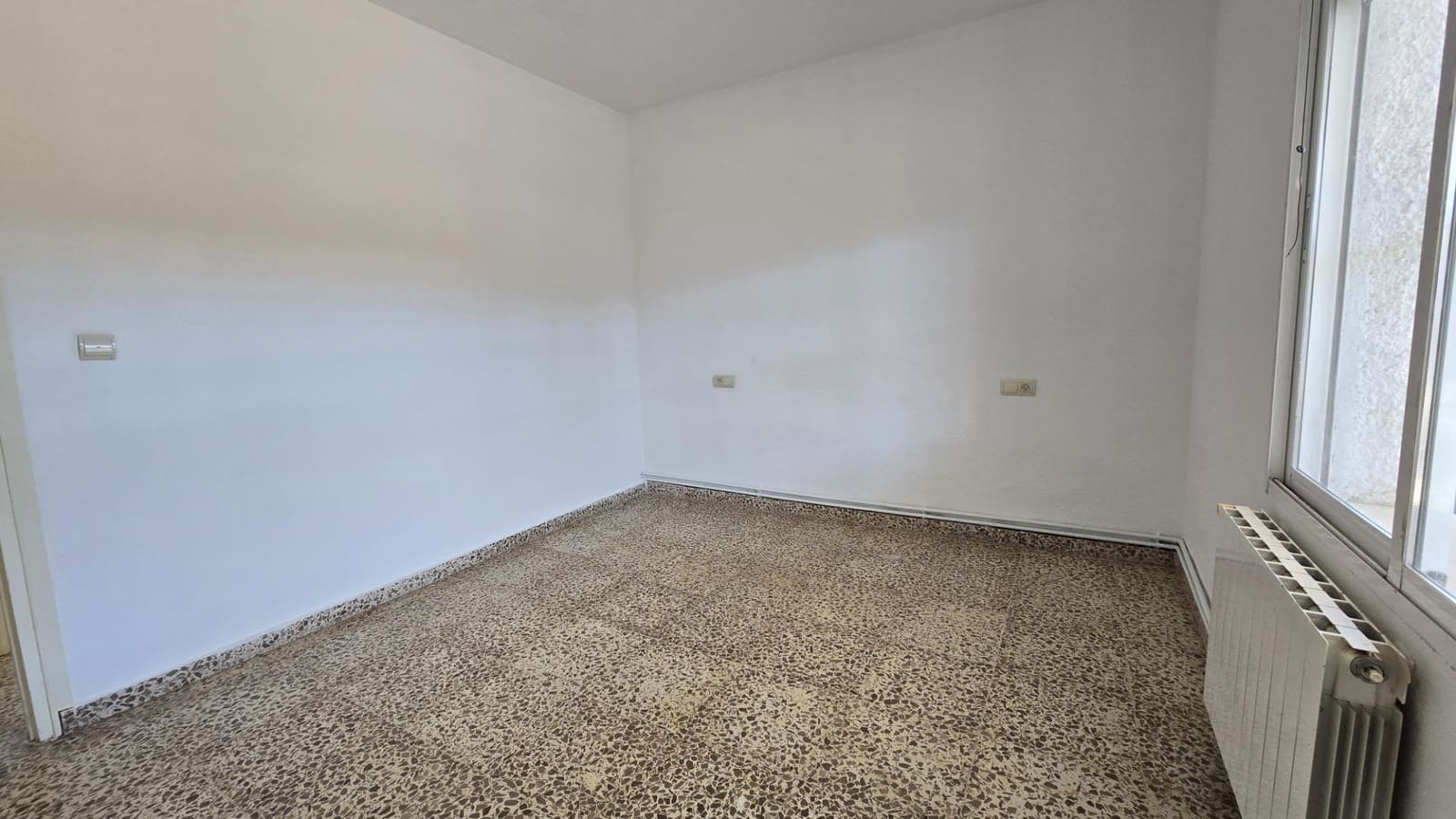 4 sypialnia Willa na sprzedaż w Miasto Grenada z basenem - 372 177 € (Ref: 9369127)