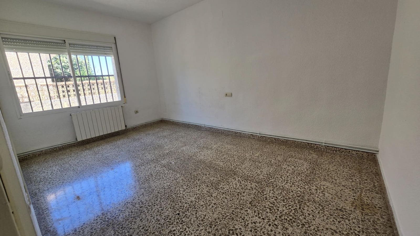 4 sypialnia Willa na sprzedaż w Miasto Grenada z basenem - 372 177 € (Ref: 9369127)