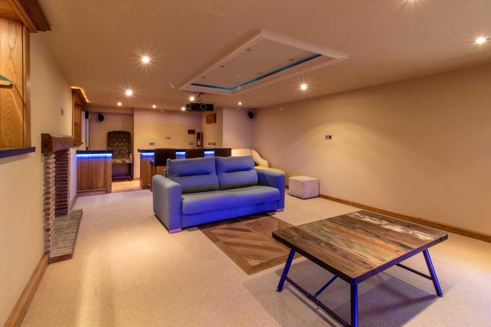 4 bedroom Villa for sale in Manilva with pool - € 1,299,500 (Ref: 9369128)