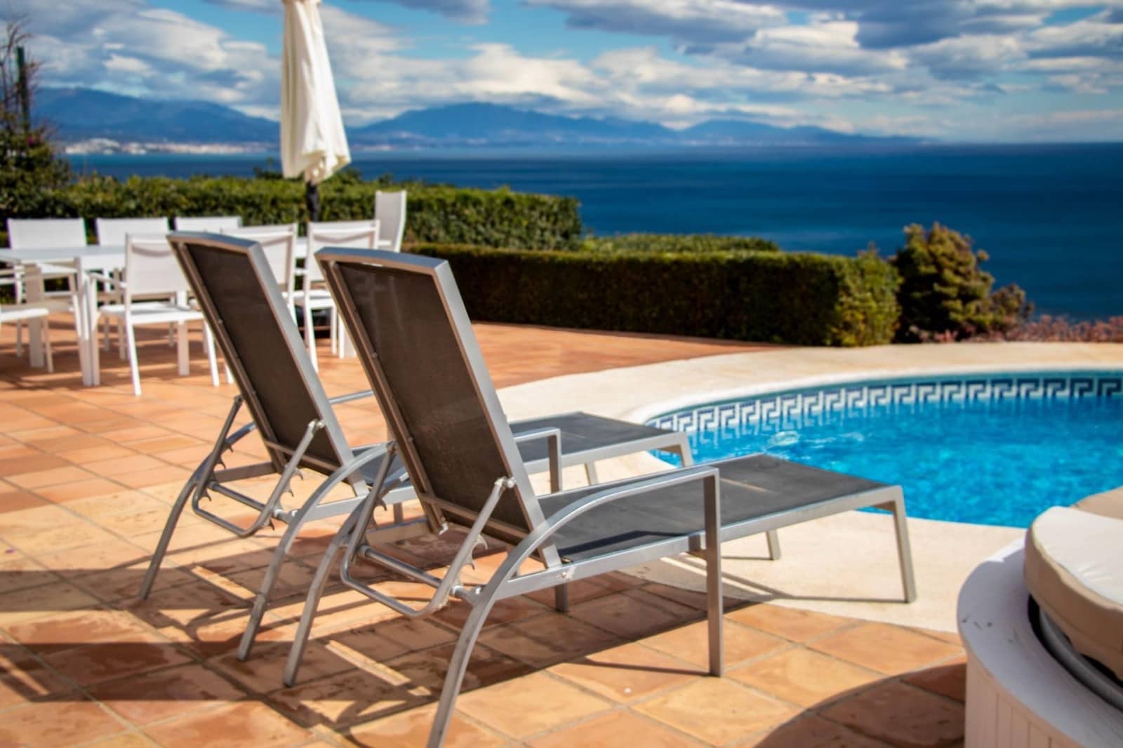 4 bedroom Villa for sale in Manilva with pool - € 1,299,500 (Ref: 9369128)