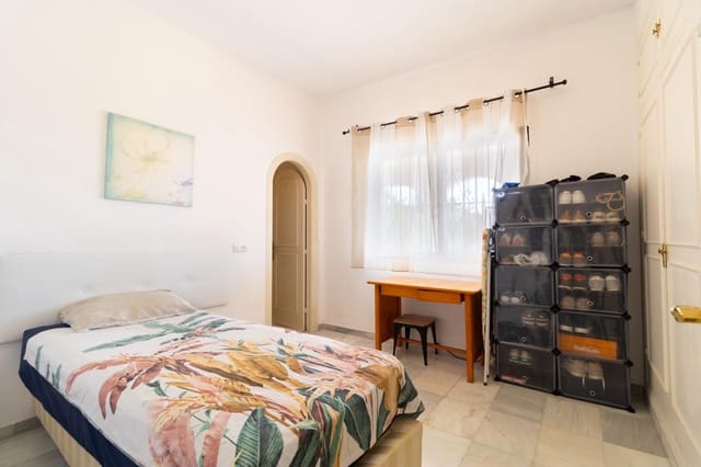 Chalet de 4 habitaciones en Hacienda Las Chapas, Marbella en venta con garaje - 1.263.459 € (Ref: 9369129)