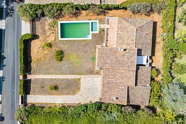 Chalet de 4 habitaciones en Hacienda Las Chapas, Marbella en venta con garaje - 1.263.459 € (Ref: 9369129)