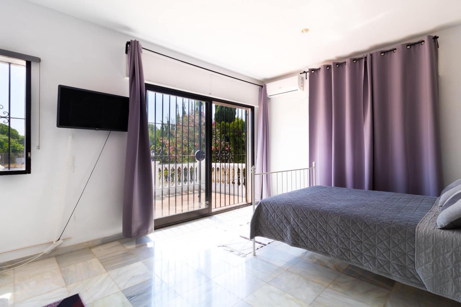 Chalet de 4 habitaciones en Marbella en venta con garaje - 1.263.459 € (Ref: 9369129)