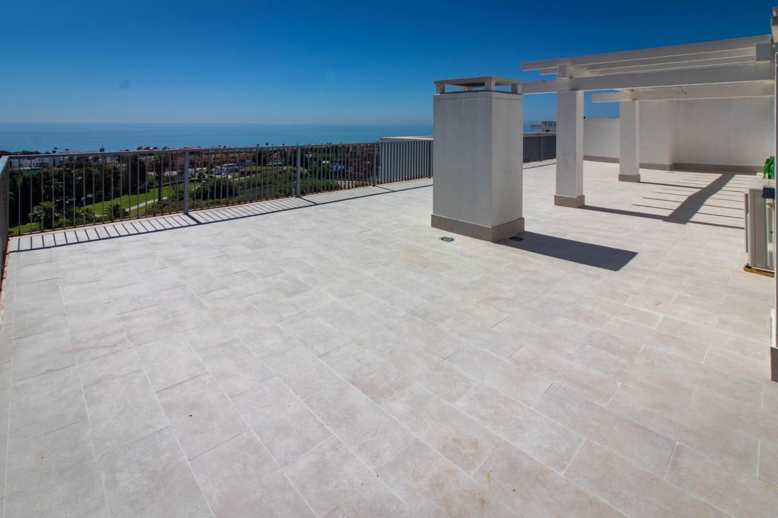 3 sovrum Takvåning till salu i Bahia de Casares med pool garage - 657 112 € (Ref: 9369131)