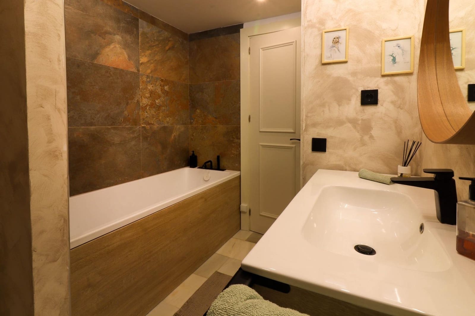 3 bedroom Apartment for sale in Nueva Andalucia with pool - € 750,000 (Ref: 9369132)