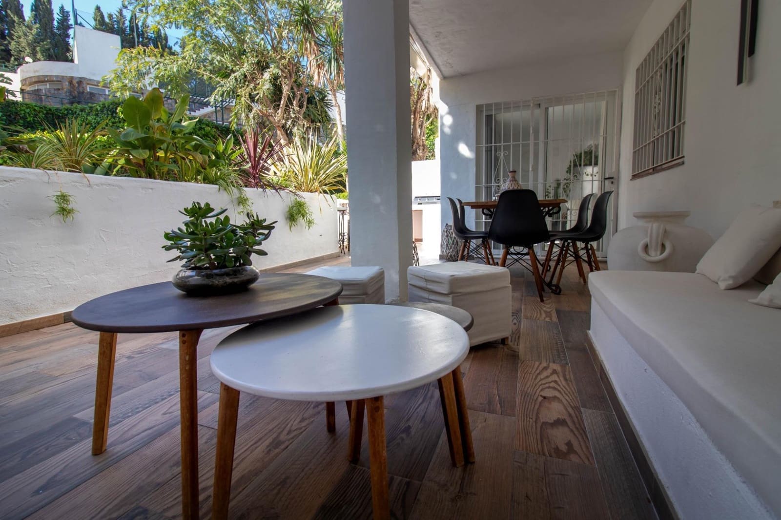 3 bedroom Apartment for sale in Nueva Andalucia with pool - € 750,000 (Ref: 9369132)