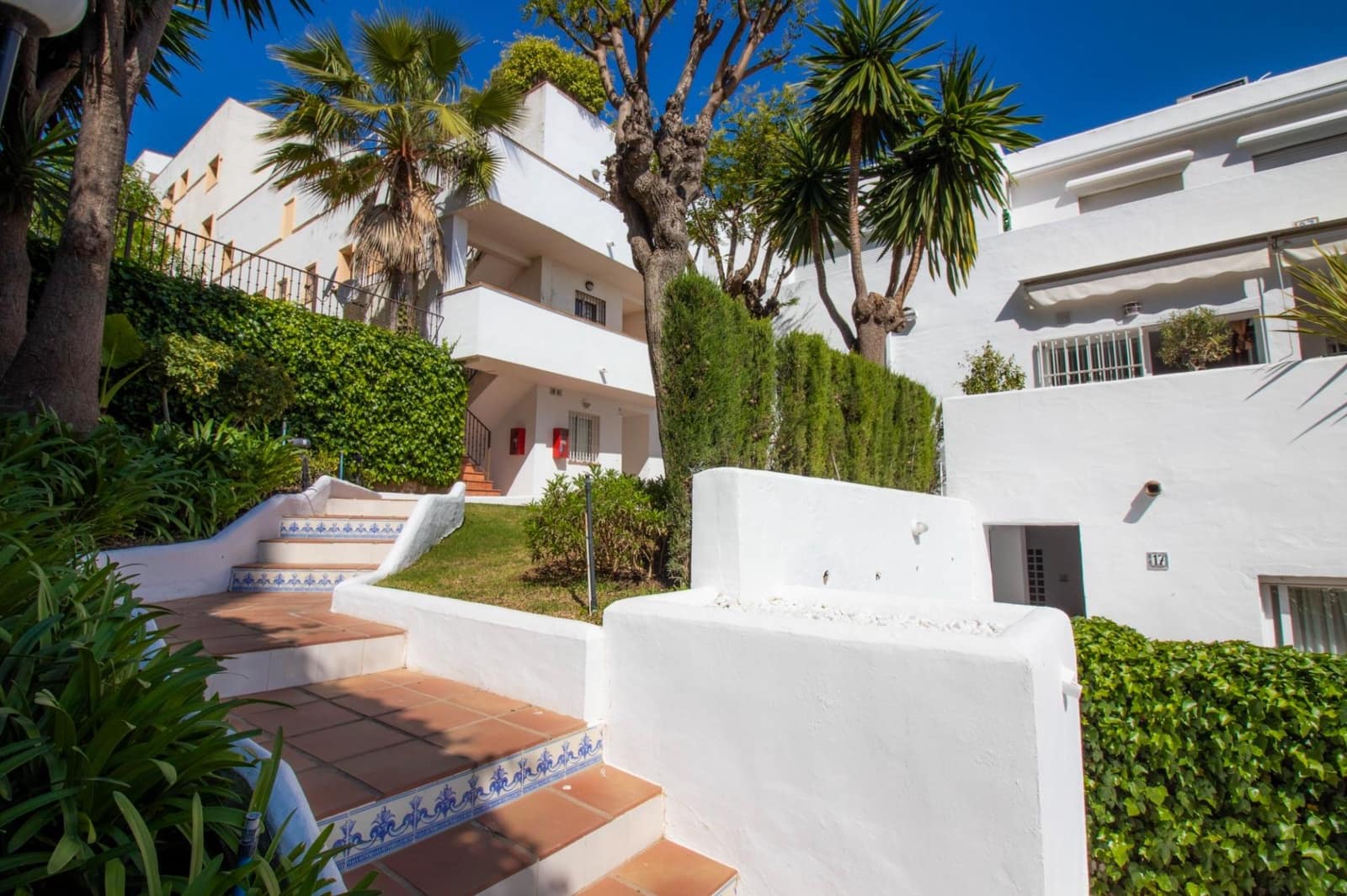 3 bedroom Apartment for sale in Nueva Andalucia with pool - € 750,000 (Ref: 9369132)