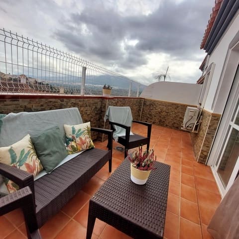 3 makuuhuone Rivitalo myytävänä paikassa Coín mukana uima-altaan 
autotalli - 322 833 € (Ref: 9373938)