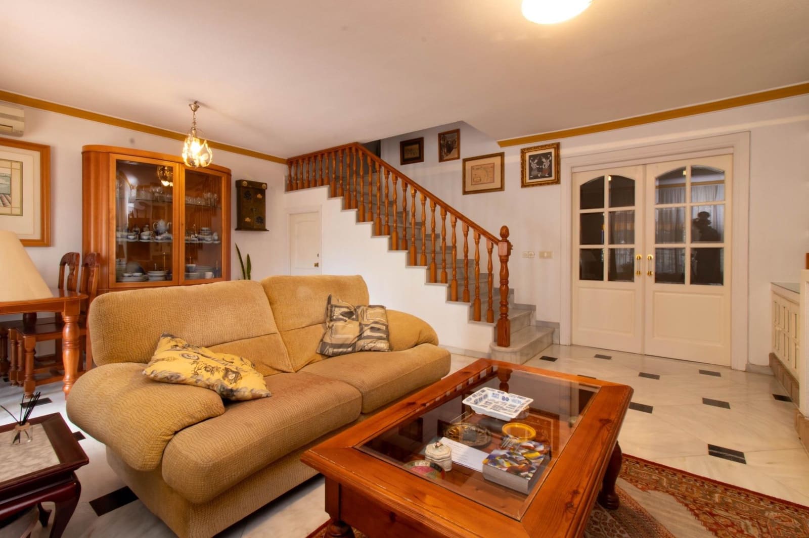 4 chambre Villa/Maison Semi-Mitoyenne à vendre à Marbella avec piscine - 921 643 € (Ref: 9571133)