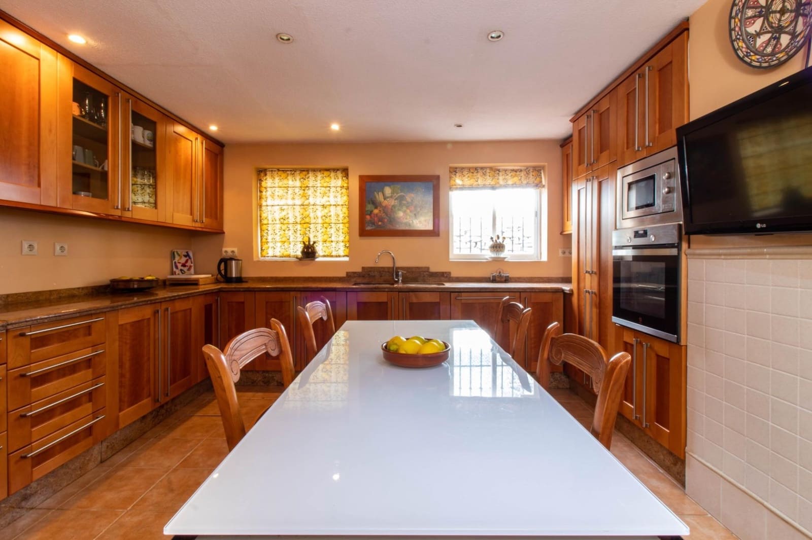 4 bedroom Semi-detached Villa for sale in Marbella with pool - € 921,643 (Ref: 9571133)