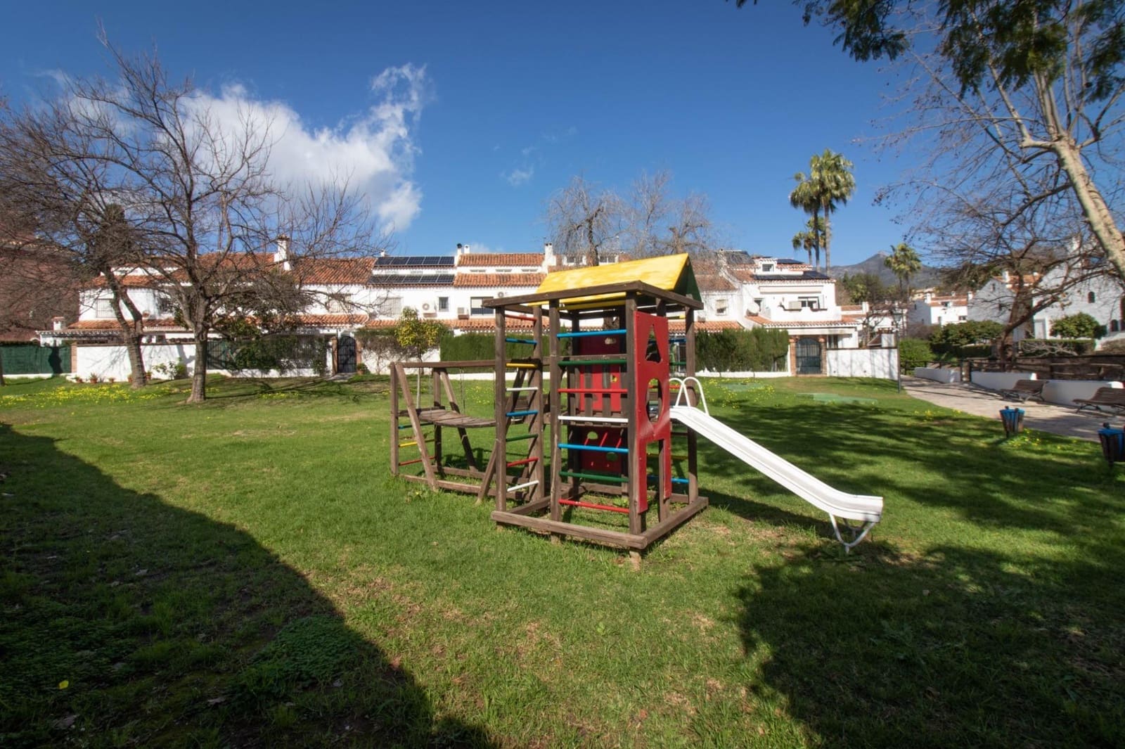 4 bedroom Semi-detached Villa for sale in Marbella with pool - € 921,643 (Ref: 9571133)