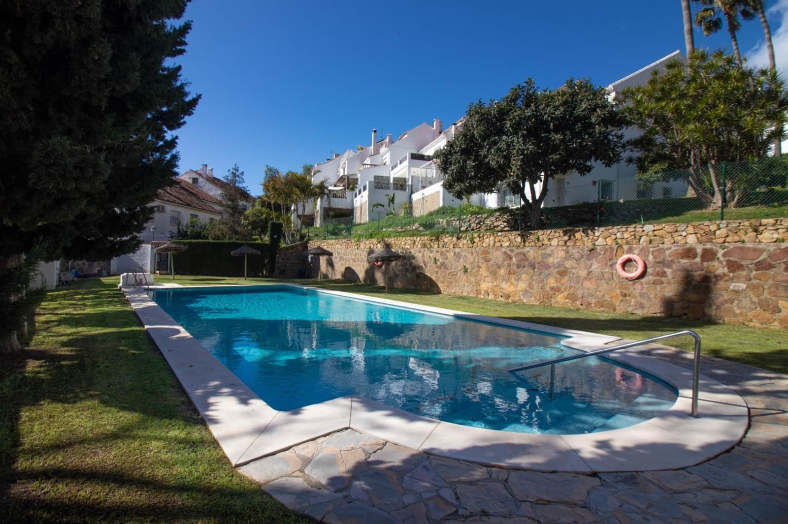 4 bedroom Semi-detached Villa for sale in Marbella with pool - € 921,643 (Ref: 9571133)