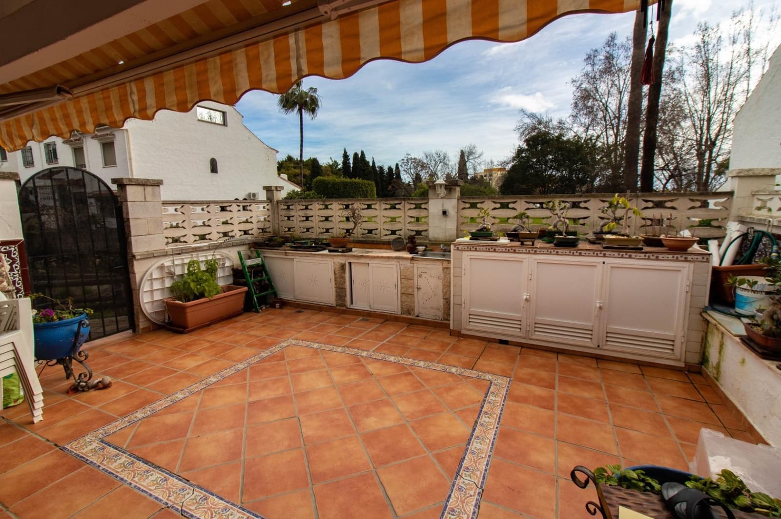 4 bedroom Semi-detached Villa for sale in Marbella with pool - € 921,643 (Ref: 9571133)