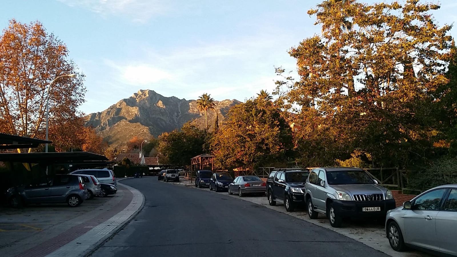 4 bedroom Semi-detached Villa for sale in Marbella with pool - € 921,643 (Ref: 9571133)