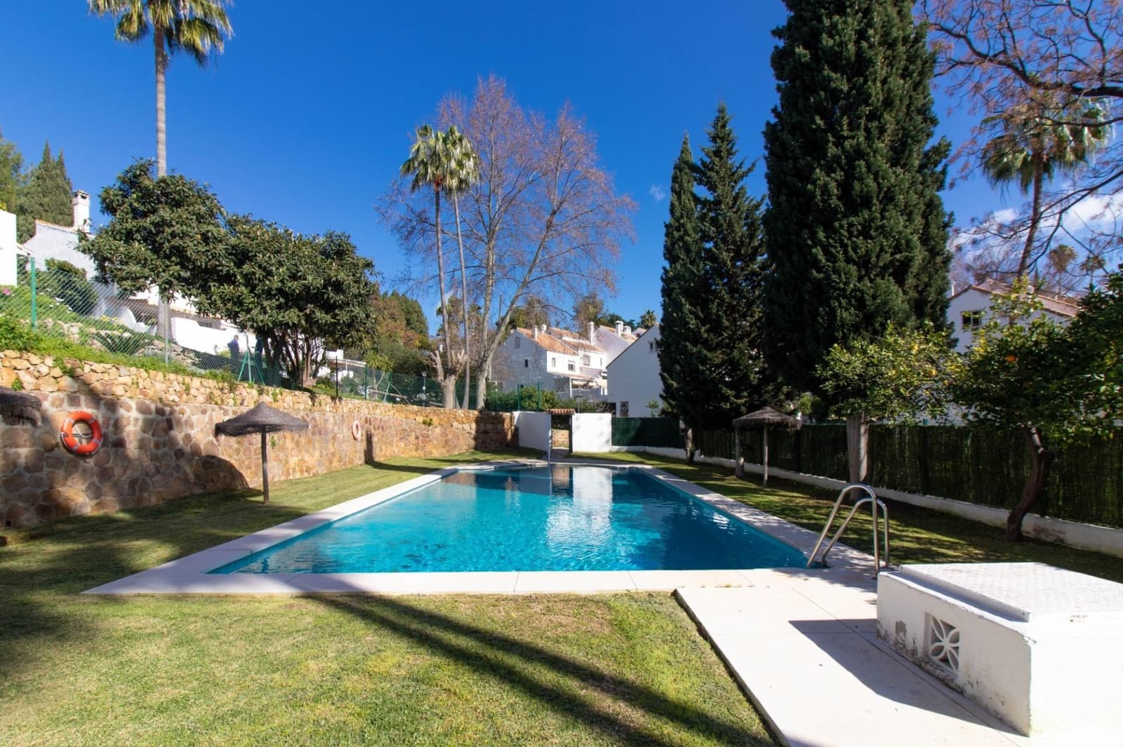 4 bedroom Semi-detached Villa for sale in Marbella with pool - € 921,643 (Ref: 9571133)