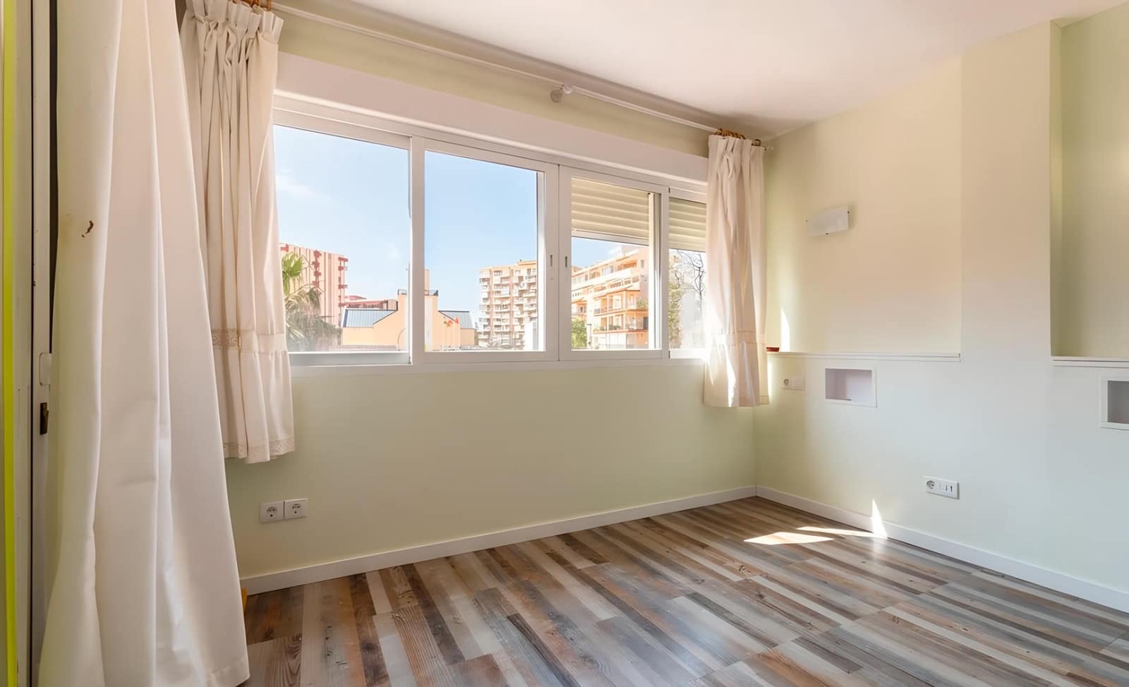 3 bedroom Apartment for sale in Benalmadena with garage - € 288,459 (Ref: 9677444)