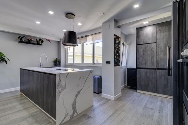 Piso de 2 habitaciones en San Rafael, Málaga ciudad en venta - 293.459 € (Ref: 9783111)