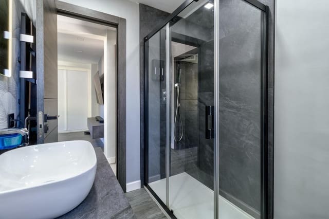 2 bedroom Flat for sale in San Rafael, Málaga city - € 279,459 (Ref: 9783111)