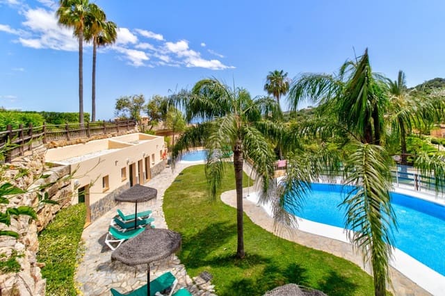 Apartamento de 2 habitaciones en La Mairena, Ojen en venta con piscina garaje - 339.927 € (Ref: 9839230)
