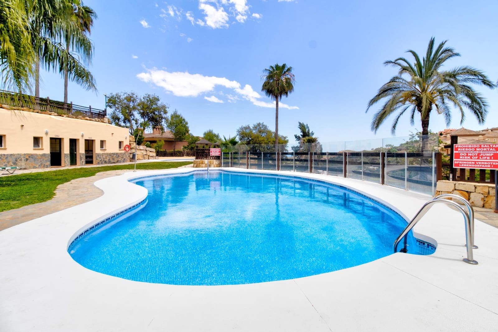 2 Zimmer Apartment zu verkaufen in La Mairena mit Pool Garage - 339.000 € (Ref: 9839230)
