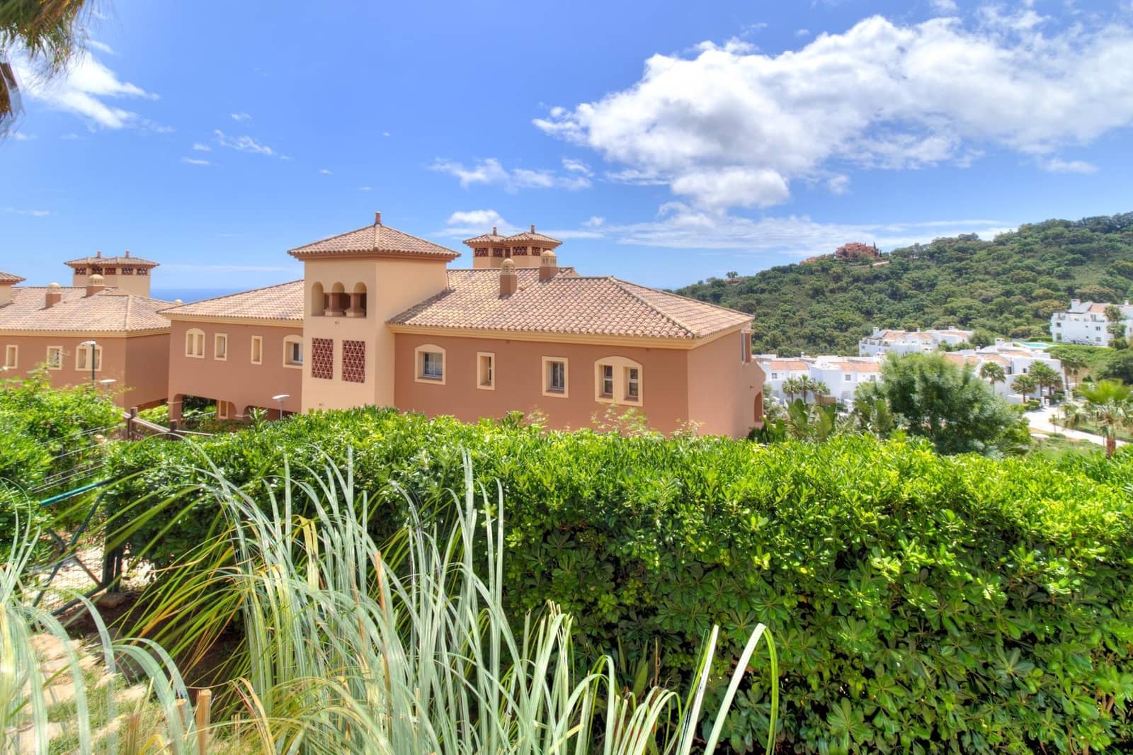 2 Zimmer Apartment zu verkaufen in La Mairena mit Pool Garage - 339.000 € (Ref: 9839230)