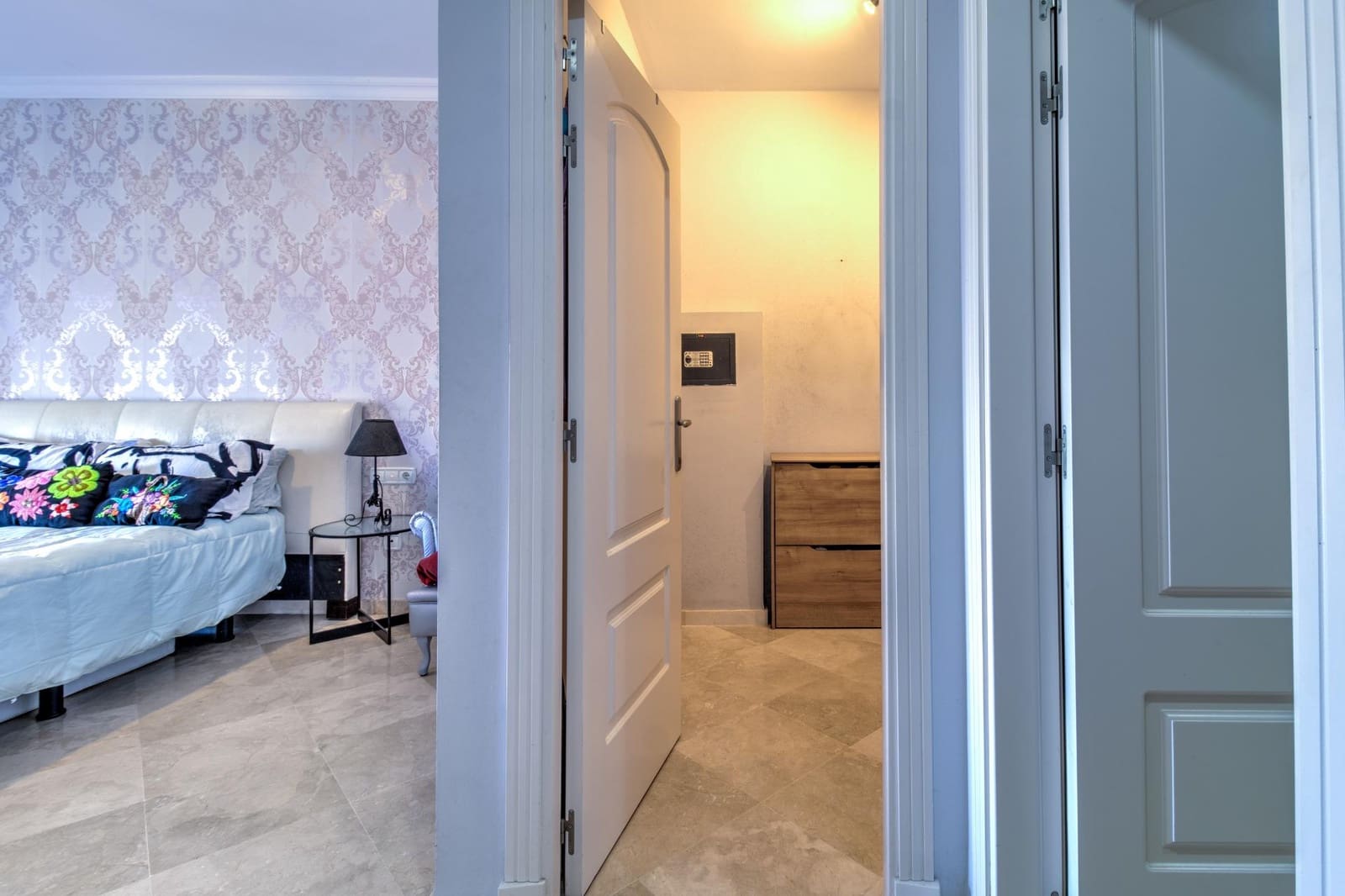 2 Zimmer Apartment zu verkaufen in La Mairena mit Pool Garage - 339.000 € (Ref: 9839230)