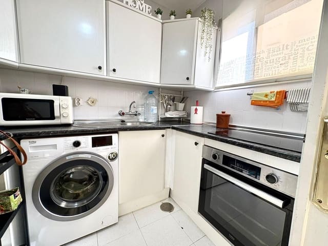 Piso de 3 habitaciones en Ricardo Soriano, Marbella en venta con piscina - 474.900 € (Ref: 9911020)