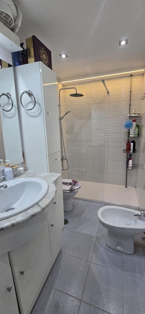 2 bedroom Flat for sale in Marbella - € 273,677 (Ref: 9924600)