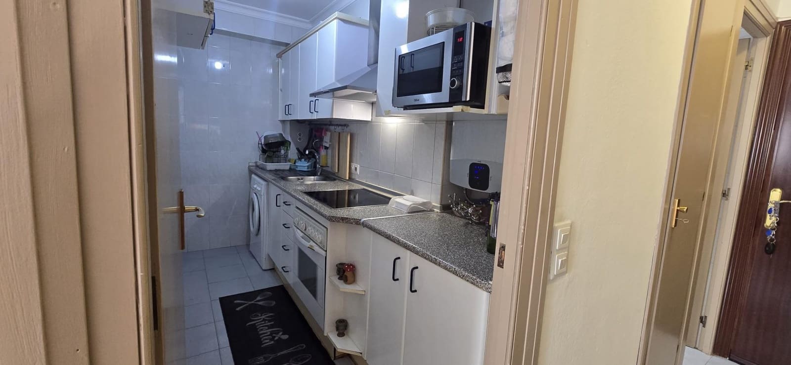 2 bedroom Flat for sale in Marbella - € 273,677 (Ref: 9924600)