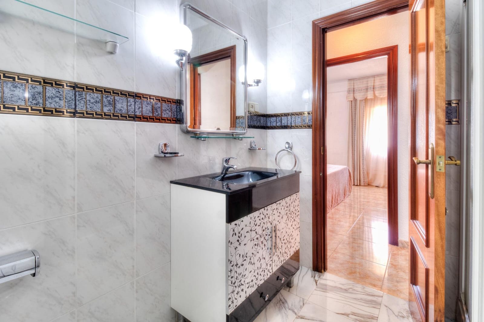 2 soveværelse Lejlighed til salg i Malaga by - € 249.900 (Ref: 9942504)