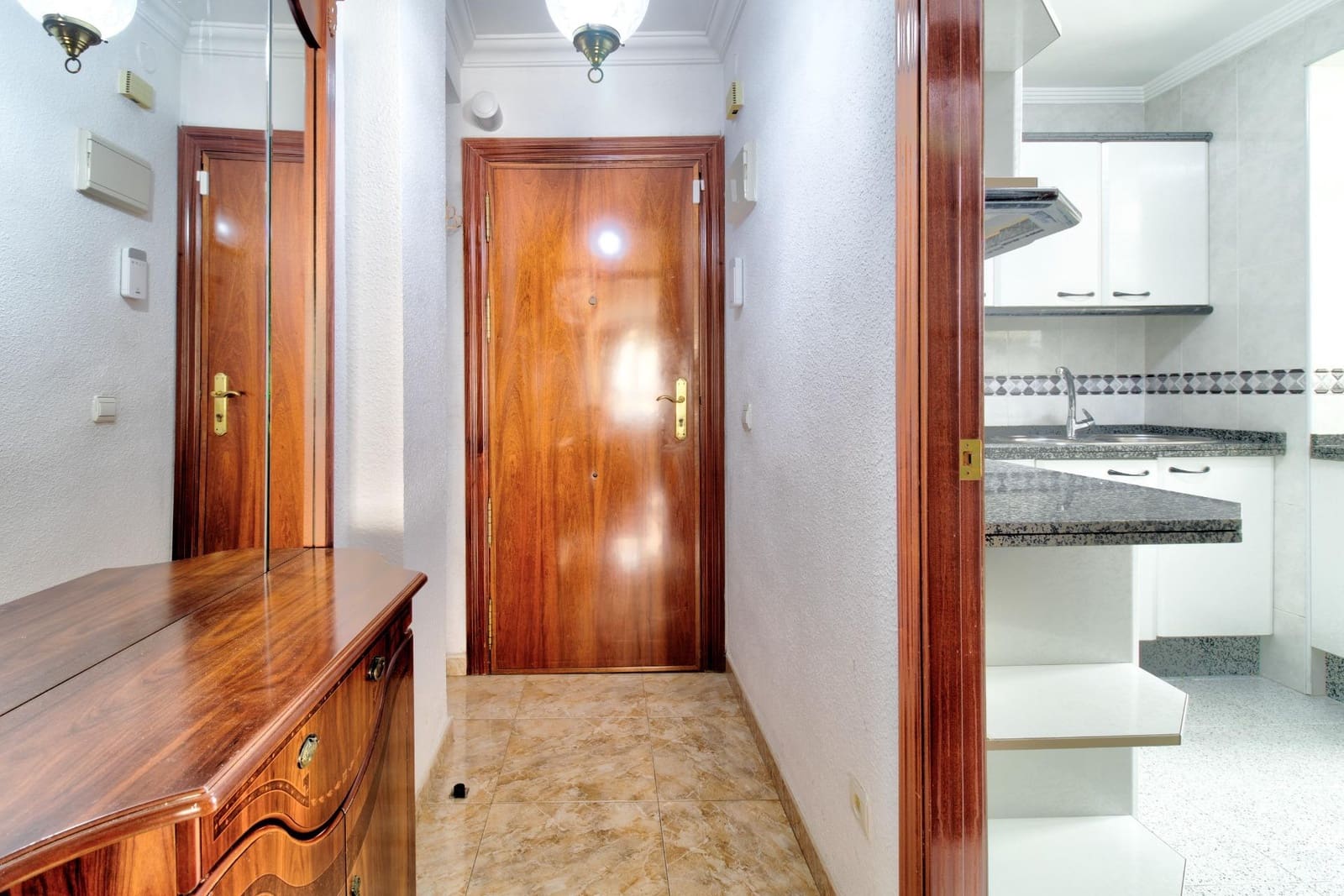 2 soveværelse Lejlighed til salg i Malaga by - € 249.900 (Ref: 9942504)