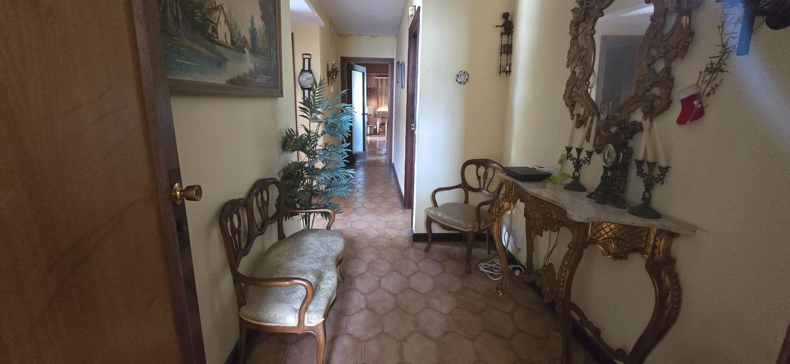 4 makuuhuone Asunto myytävänä paikassa Marbella mukana uima-altaan - 750 000 € (Ref: 9966636)