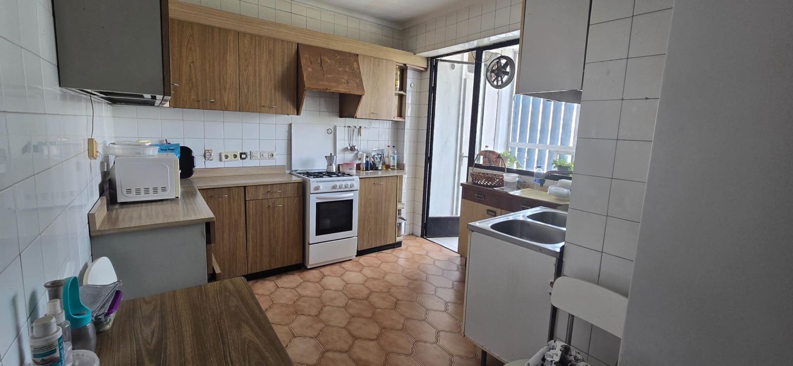 4 makuuhuone Asunto myytävänä paikassa Marbella mukana uima-altaan - 750 000 € (Ref: 9966636)