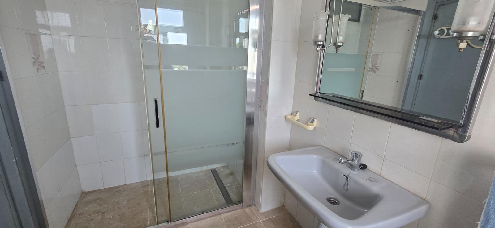 4 makuuhuone Asunto myytävänä paikassa Marbella mukana uima-altaan - 750 000 € (Ref: 9966636)