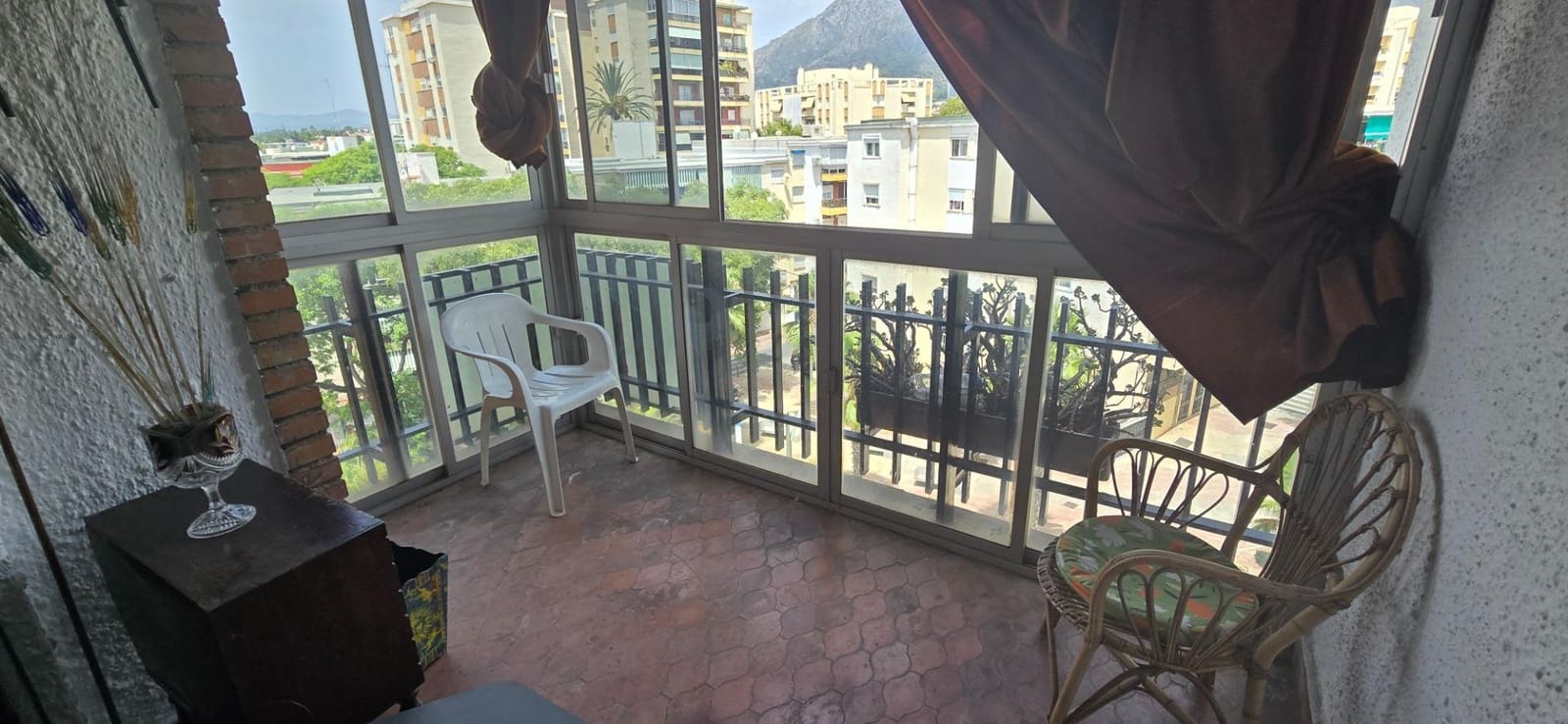 4 makuuhuone Asunto myytävänä paikassa Marbella mukana uima-altaan - 750 000 € (Ref: 9966636)