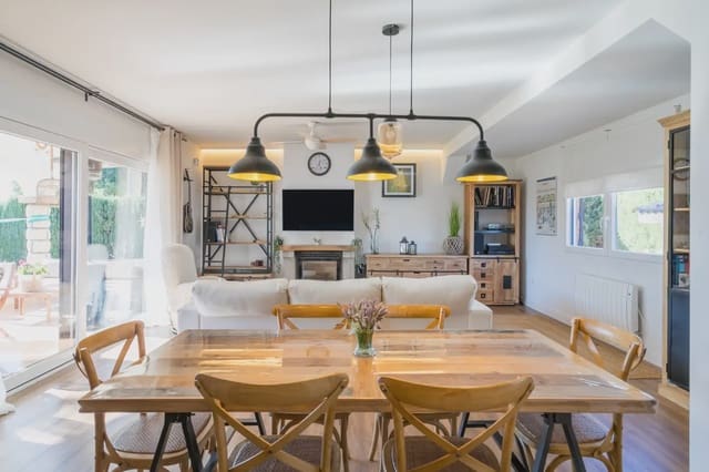 5 quarto Moradia para arrendar em El Campello com piscina garagem - 3 500 € (Ref: 10002391)