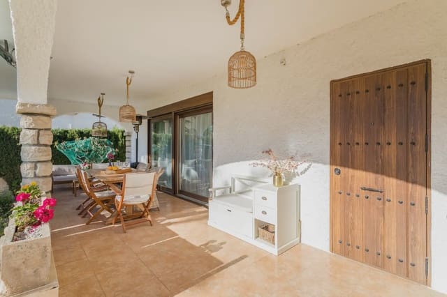 5 quarto Moradia para arrendar em El Campello com piscina garagem - 3 500 € (Ref: 10002391)