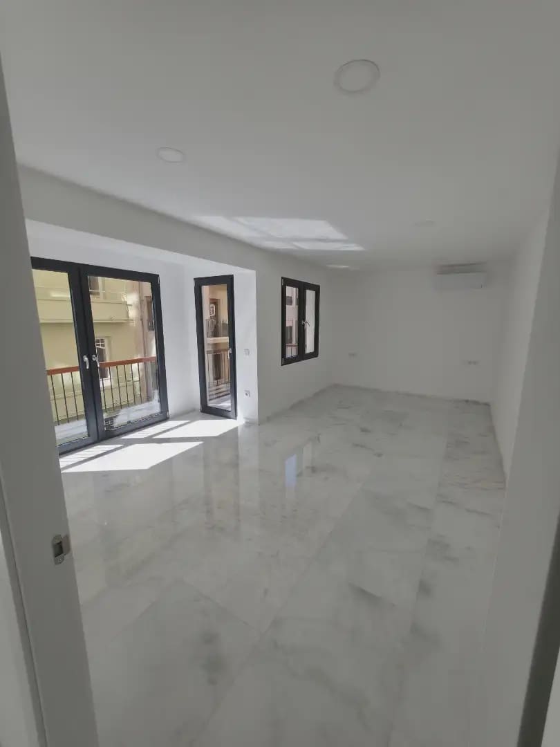 3 soveværelse Lejlighed til salg i Alicante by - € 1.300.000 (Ref: 10008051)