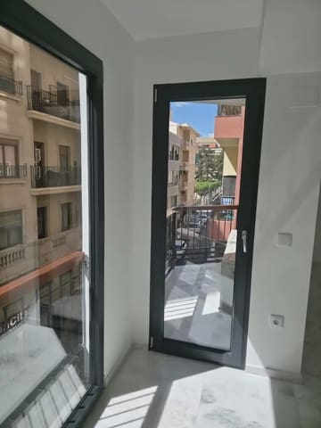 3 soveværelse Lejlighed til salg i Ensanche - Diputacion, Alicante by - € 1.300.000 (Ref: 10008051)
