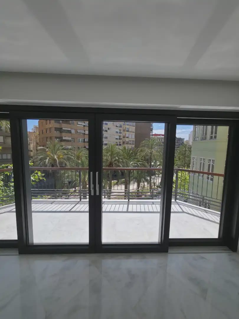 3 soveværelse Lejlighed til salg i Alicante by - € 1.300.000 (Ref: 10008051)