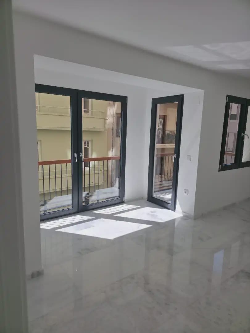 3 soveværelse Lejlighed til salg i Alicante by - € 1.300.000 (Ref: 10008051)