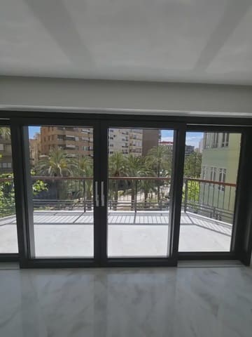 3 soveværelse Lejlighed til salg i Ensanche - Diputacion, Alicante by - € 1.300.000 (Ref: 10008051)
