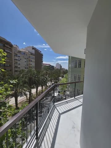 3 soveværelse Lejlighed til salg i Ensanche - Diputacion, Alicante by - € 1.300.000 (Ref: 10008051)