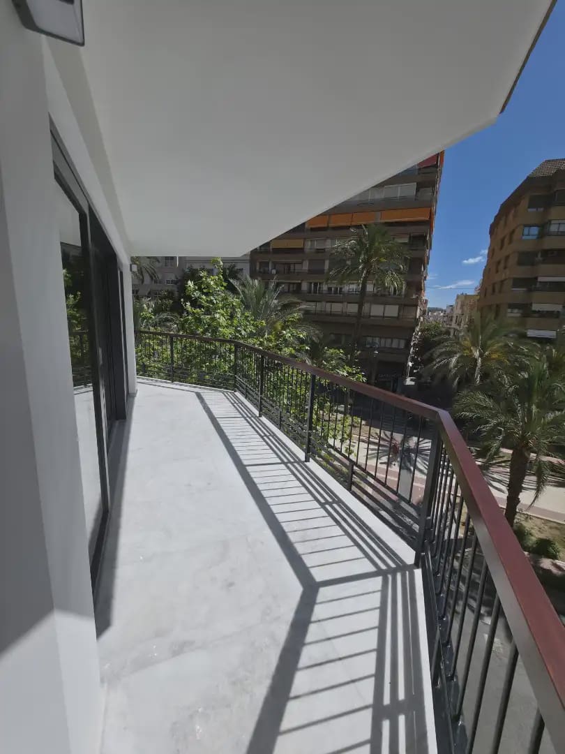 3 soveværelse Lejlighed til salg i Alicante by - € 1.300.000 (Ref: 10008051)